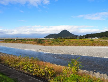 三上山　滋賀県